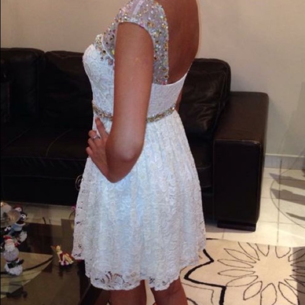 Ivory short lace homecoming dress - size 1/2.